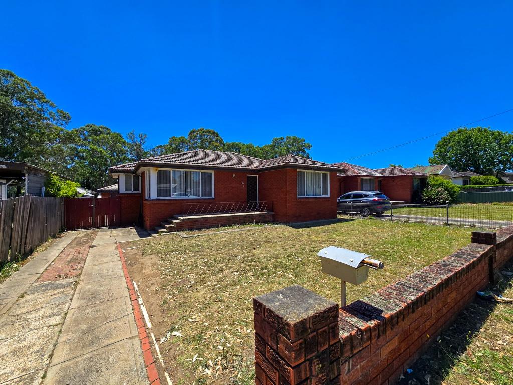 54 MACQUARIE RD, INGLEBURN, NSW 2565