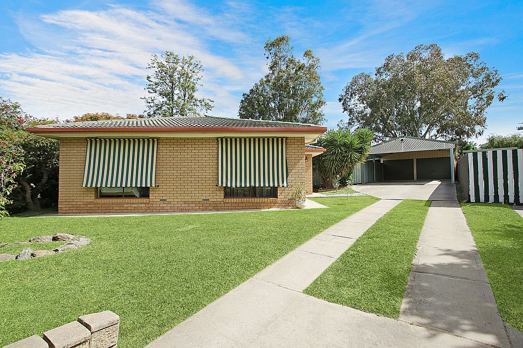 4 Budginigi Pl, Thurgoona, NSW 2640