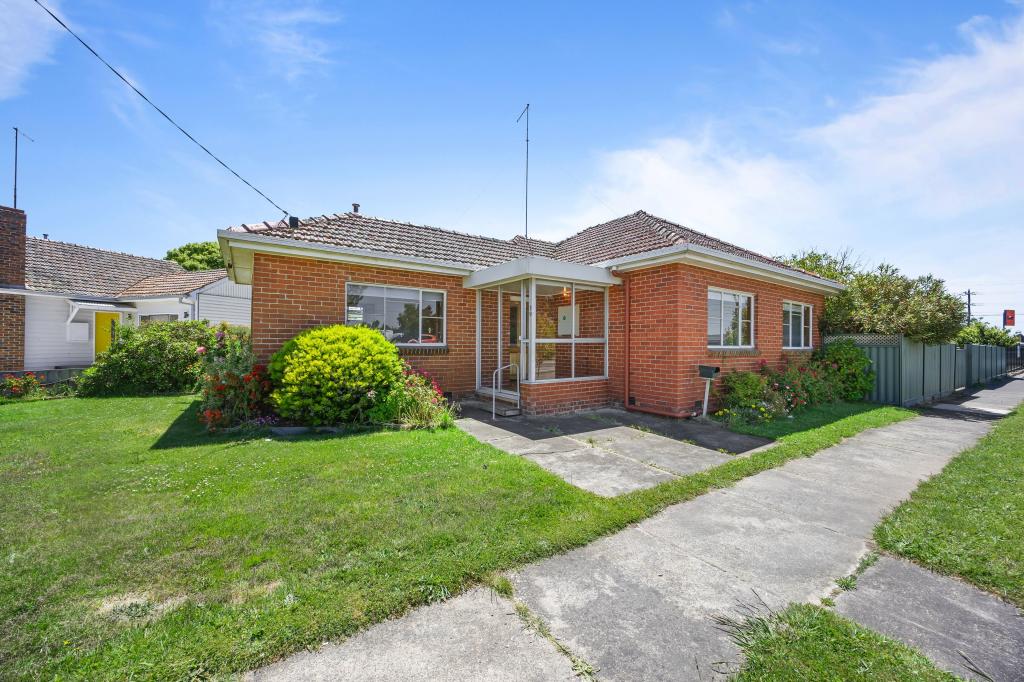 39 Hawthorn Gr, Wendouree, VIC 3355
