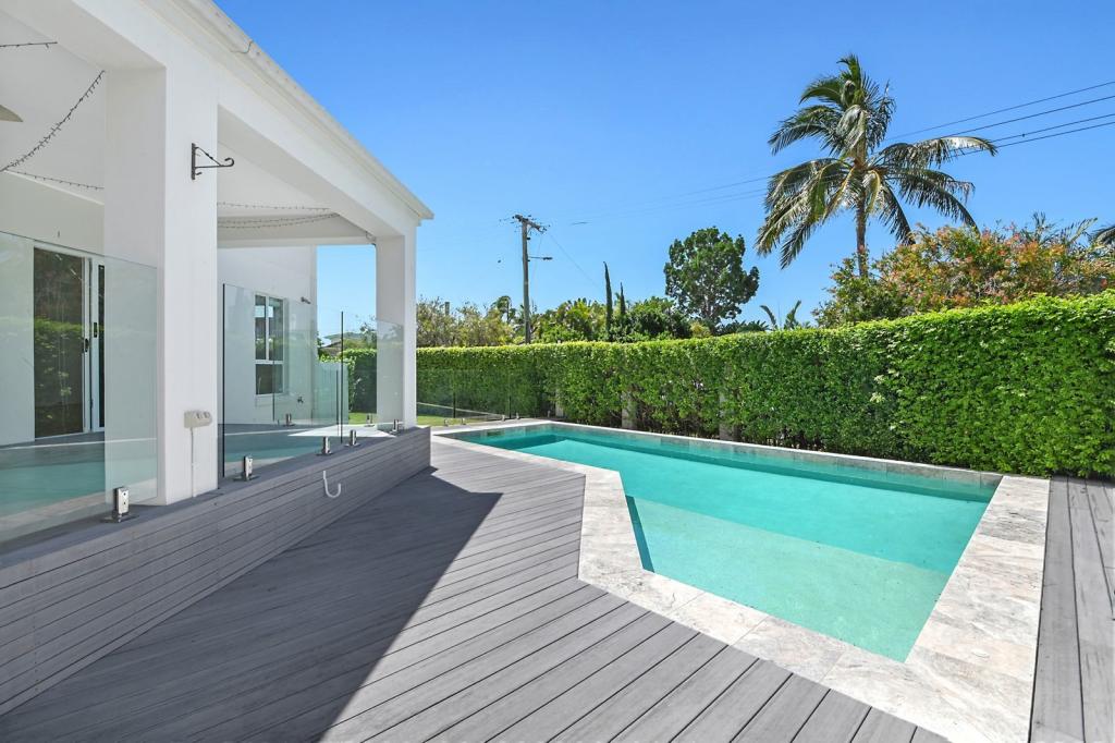 11 Ilkinia Ave, Broadbeach Waters, QLD 4218