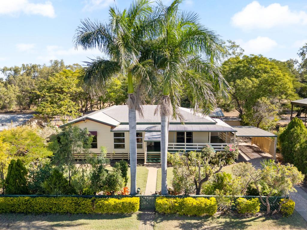 27 Baker St, Emerald, QLD 4720