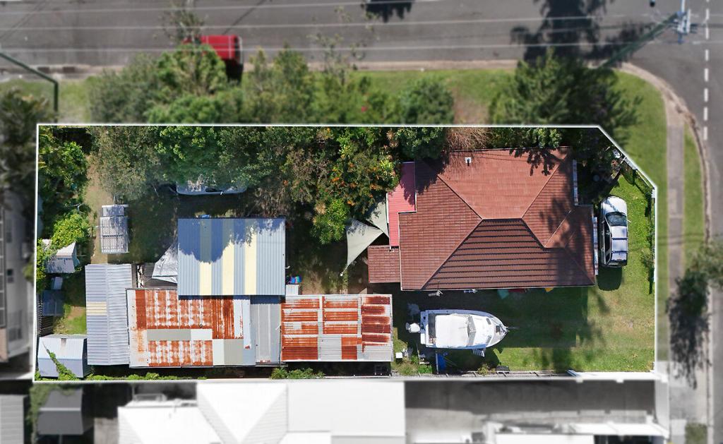 26 Middle St, Labrador, QLD 4215