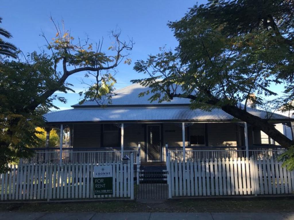 24 Waghorn St, Woodend, QLD 4305