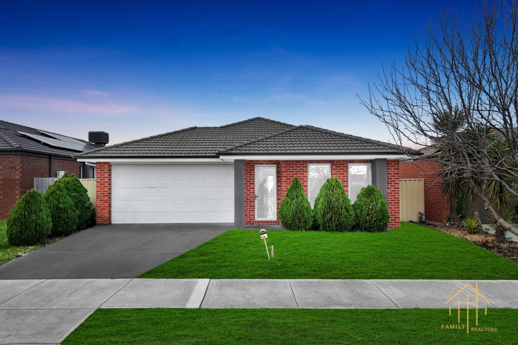 44 CUMBERLAND DR, PAKENHAM, VIC 3810
