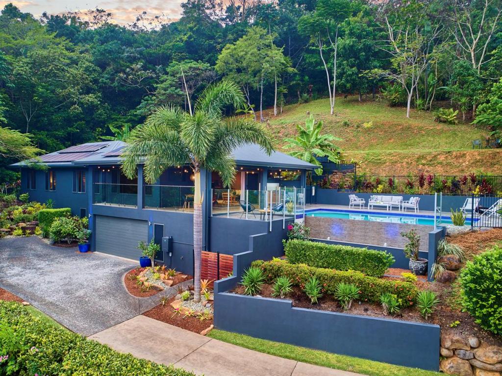 13 Barringtonia Cl, Redlynch, QLD 4870