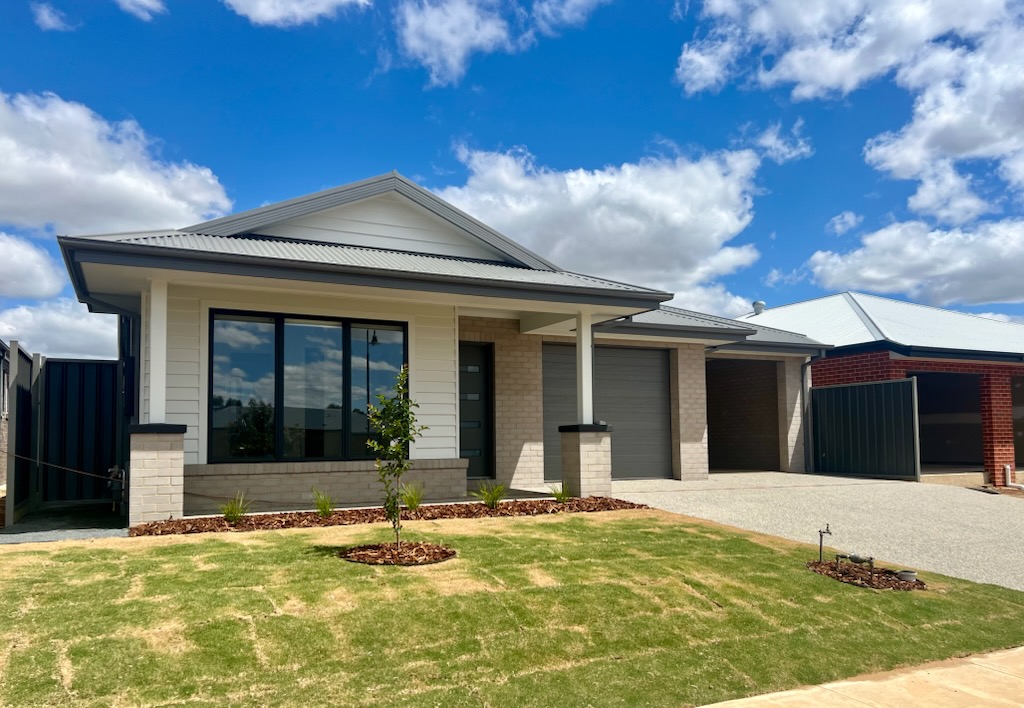 1-8 FORTUNE PDE, YARRAWONGA, VIC 3730