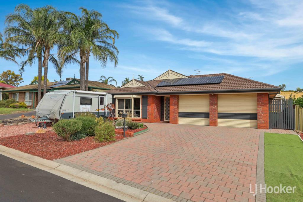 10 Lachlan Dr, Craigmore, SA 5114