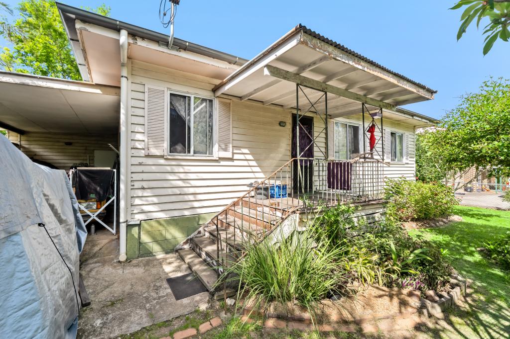 6 BRIDGE ST, REDBANK, QLD 4301