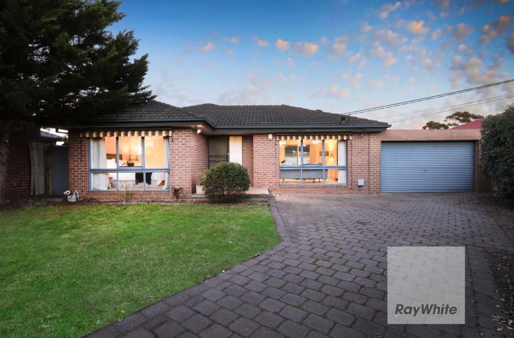 5 Marina Cl, Gladstone Park, VIC 3043