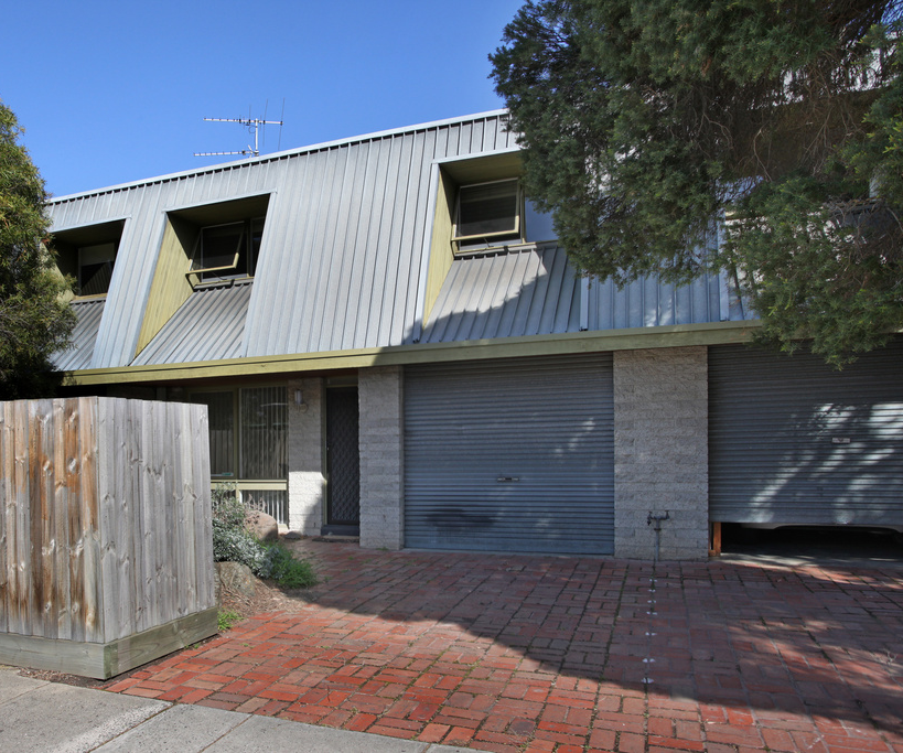 2/68 Truganini Rd, Carnegie, VIC 3163