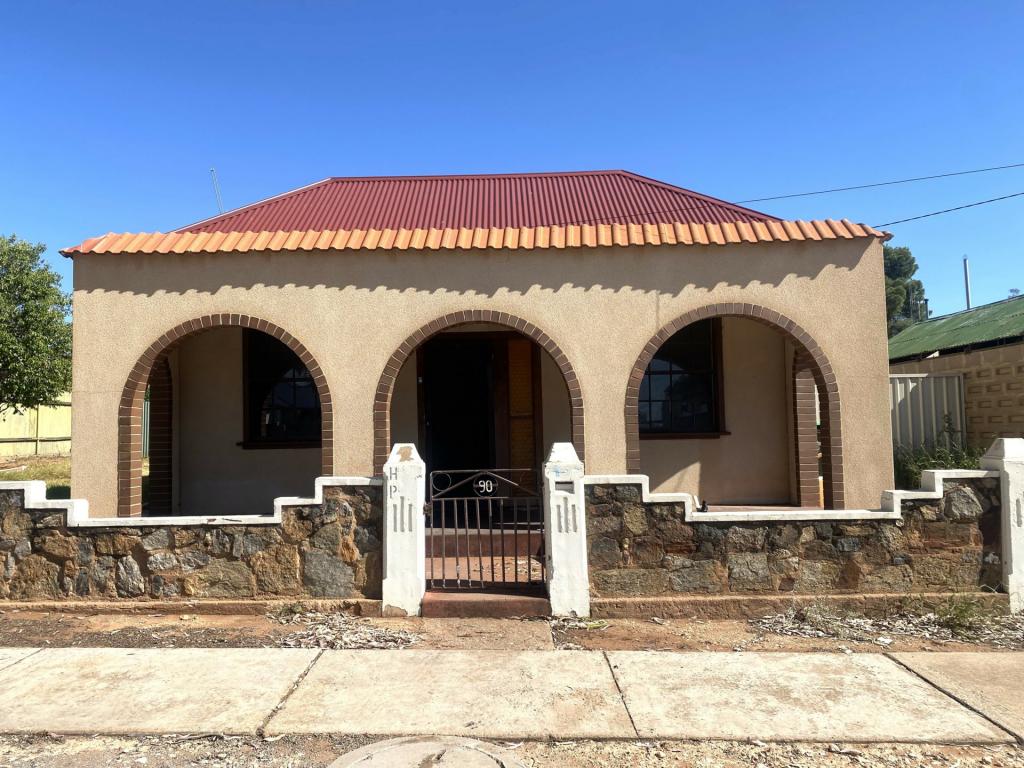 90 HEBBARD ST, BROKEN HILL, NSW 2880