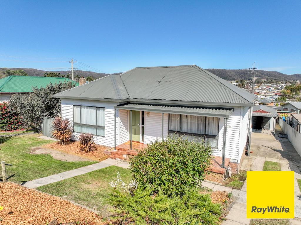 22 Cooerwull Rd, Bowenfels, NSW 2790