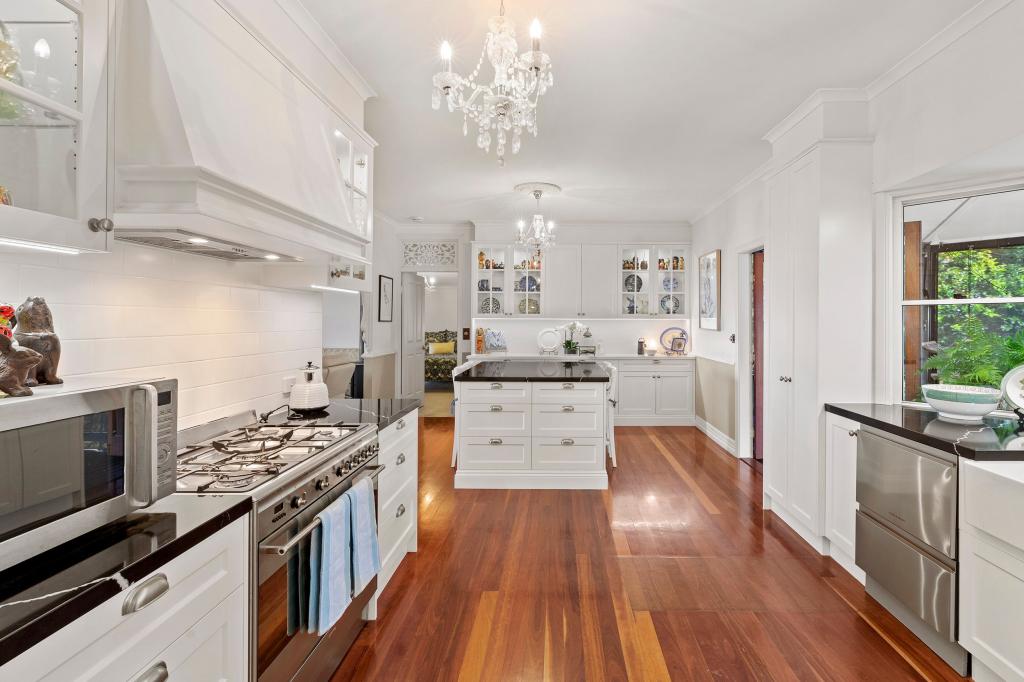 15 Paradise Dr, Tamborine Mountain, QLD 4272