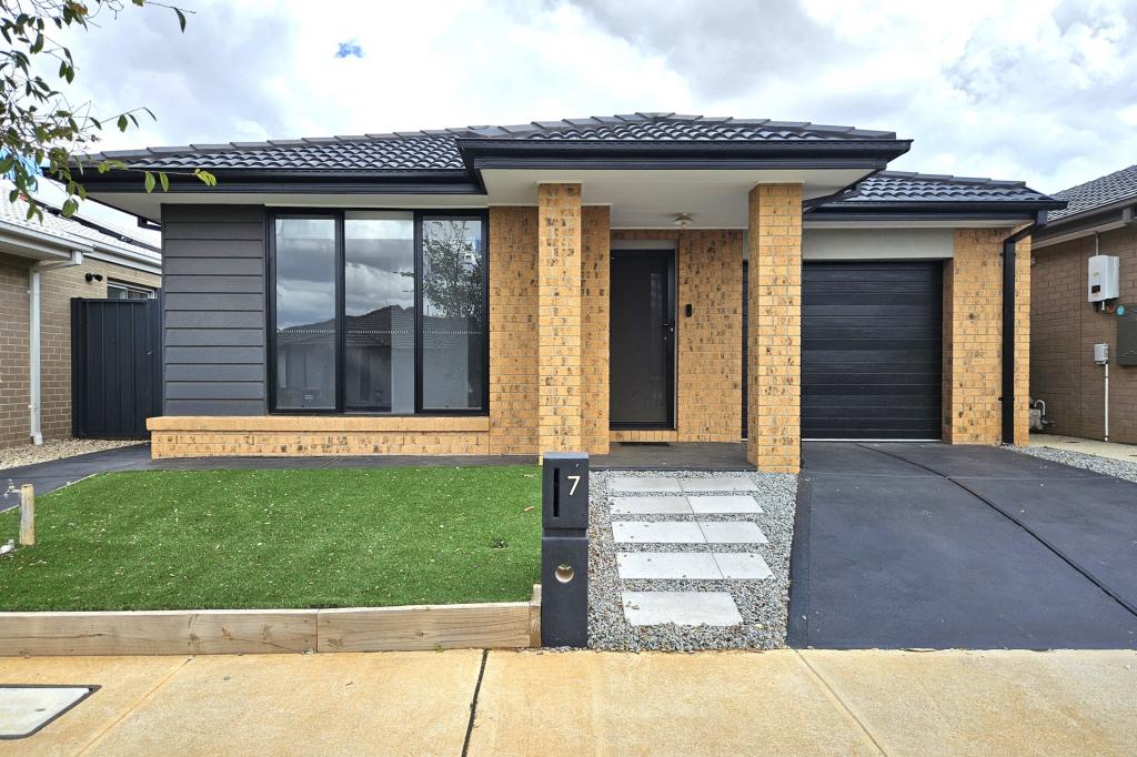 7 Buckland Ave, Weir Views, VIC 3338