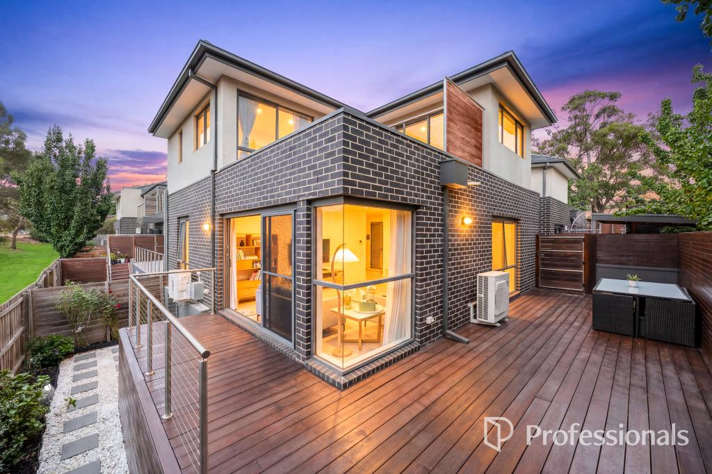 2/7 TOINETTE CT, DONCASTER EAST, VIC 3109