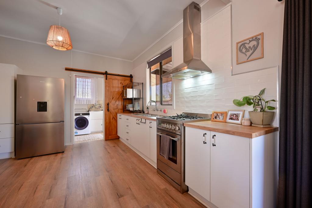 3 Henshelwood St, Whyalla Norrie, SA 5608