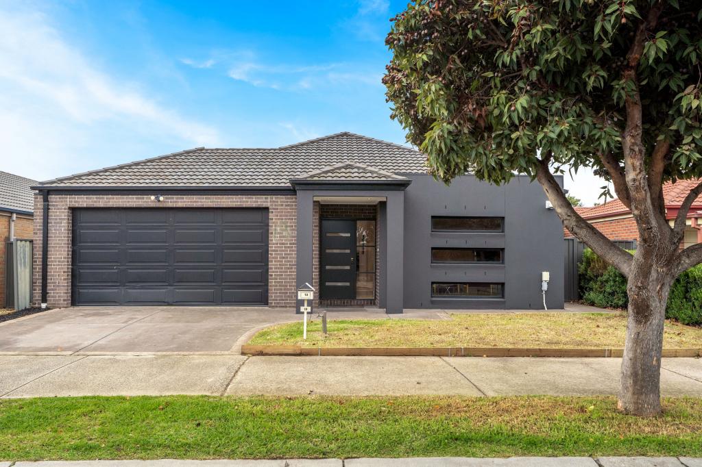 13 Wyperfeld Ave, Craigieburn, VIC 3064