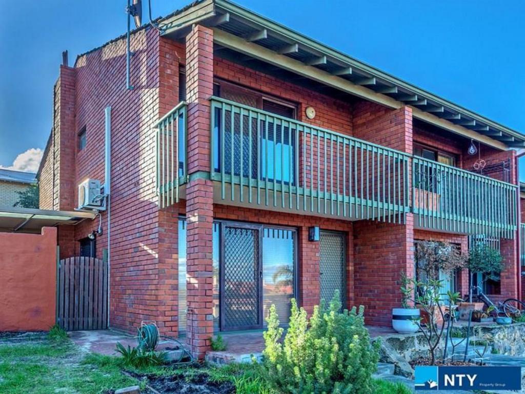 8/15 RUPERT ST, MAYLANDS, WA 6051