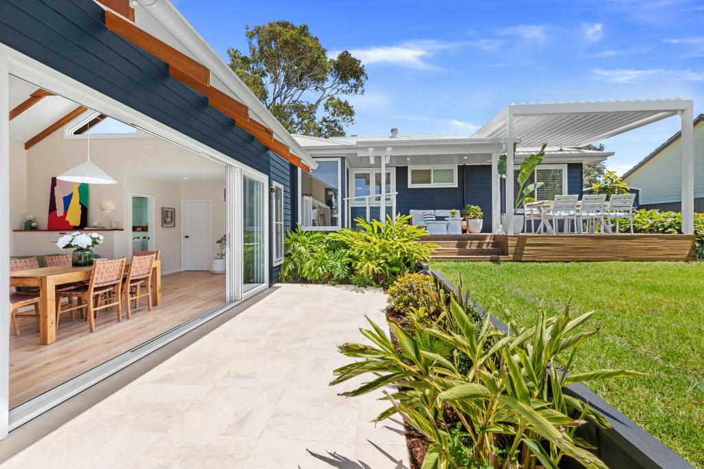 144 Macquarie Gr, Caves Beach, NSW 2281