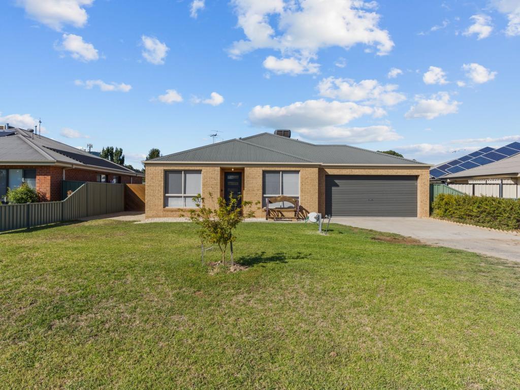 148 Kennedy St, Howlong, NSW 2643