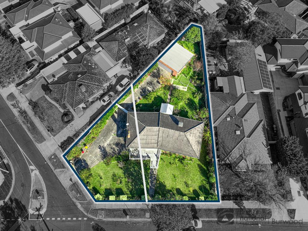 8 FULTON CRES, BURWOOD, VIC 3125