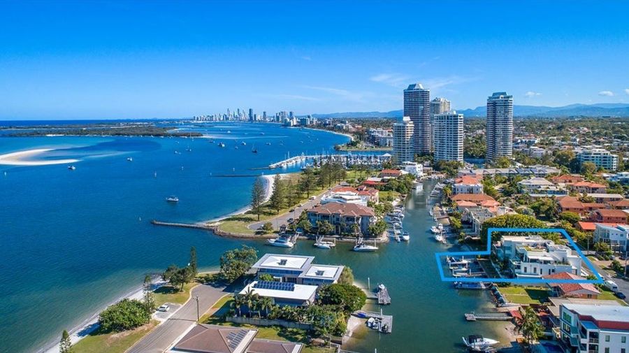 4 27-29 Madang Cres, Runaway Bay, QLD 4216