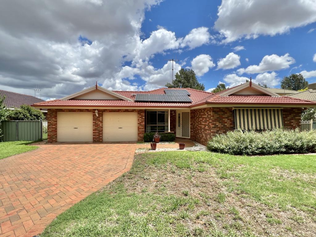 5 Angeleish Ave, Parkes, NSW 2870