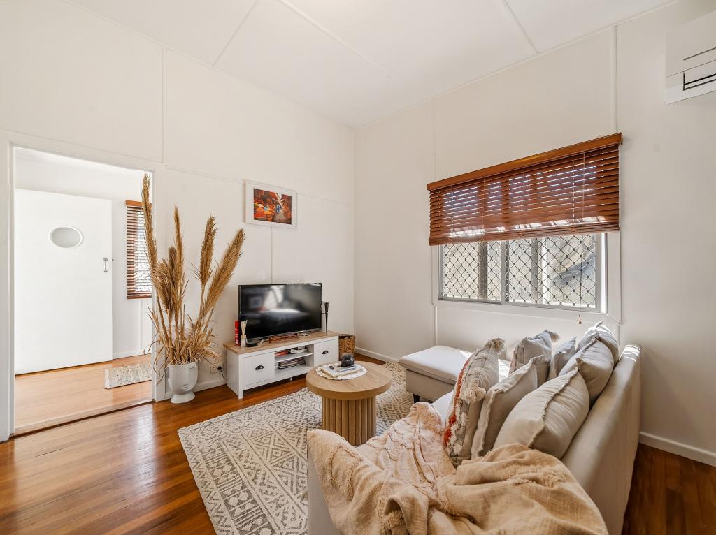 9 Weaber St, Clontarf, QLD 4019