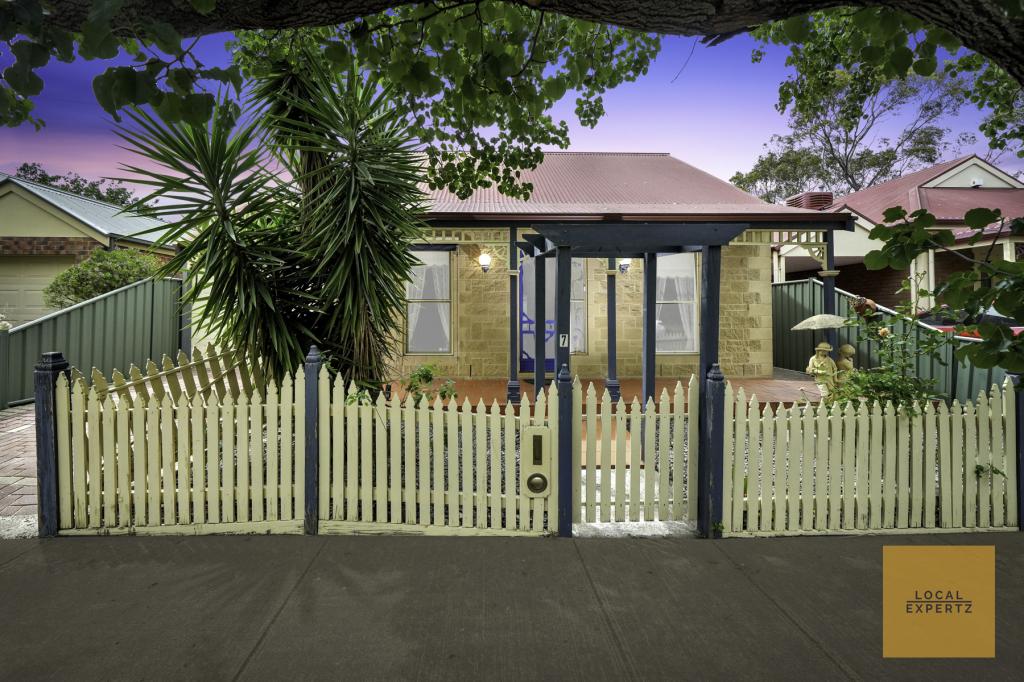 7 Kyneton Lane, Caroline Springs, VIC 3023