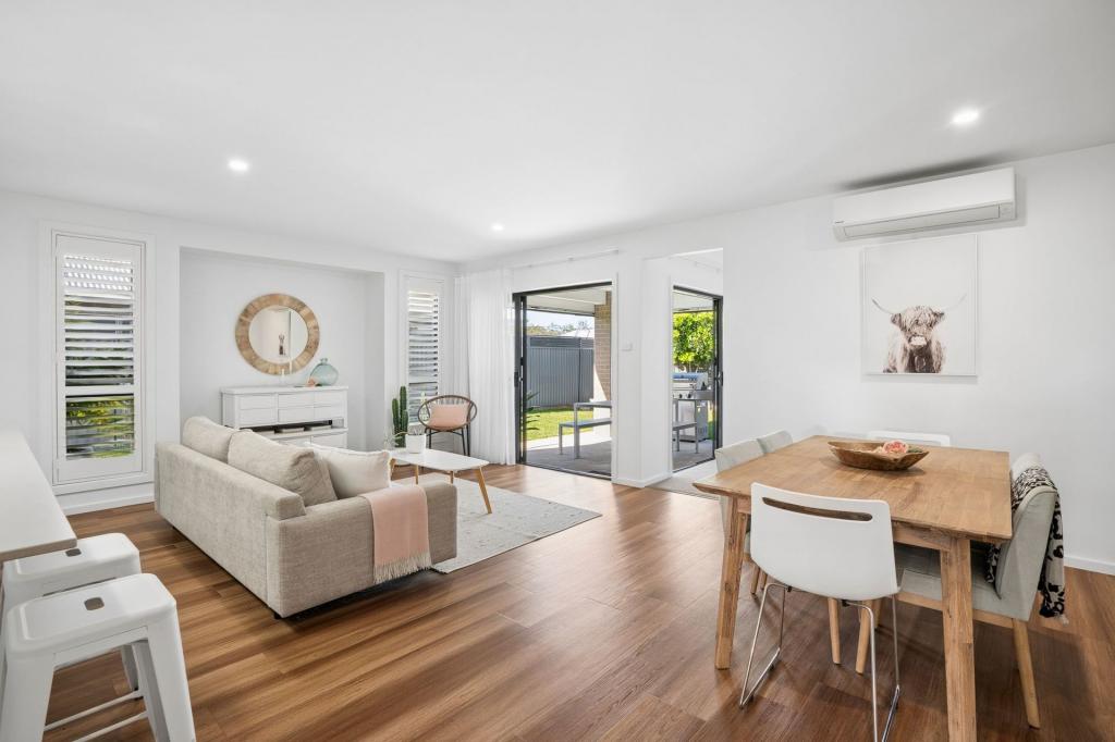 12 Wainscot Ave, Thrumster, NSW 2444