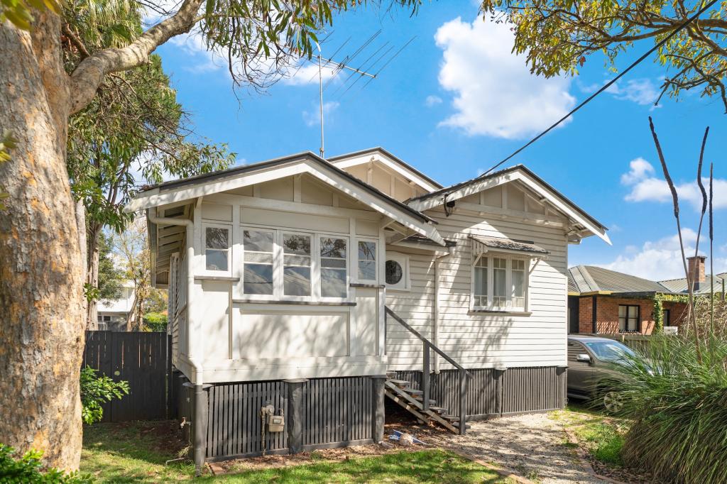 8 Eton St, East Toowoomba, QLD 4350