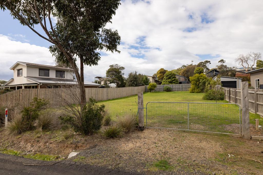 17 Galleon Cres, Sunset Strip, VIC 3922