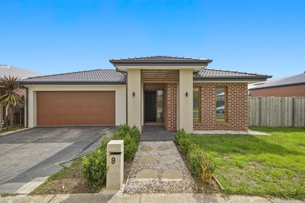 9 Shawshank Ave, Clyde, VIC 3978