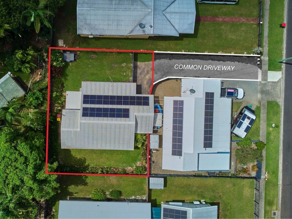 2/18 Ireland Cres, Whitfield, QLD 4870