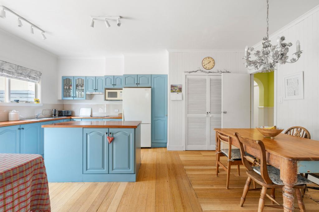 18 Scotts Angle Rd, Wattle Glen, VIC 3096