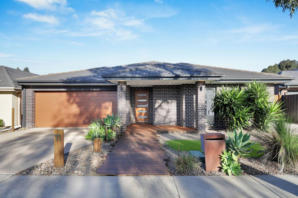 11 Sanctuary Cct, Beveridge, VIC 3753