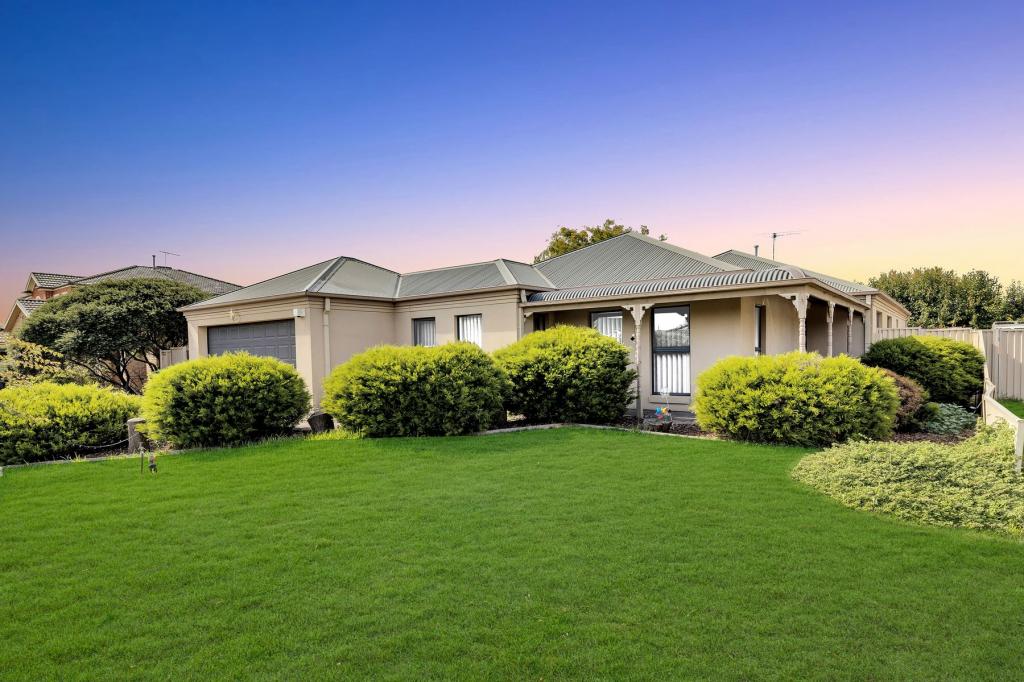 5 LANGBOURNE CT, POINT COOK, VIC 3030