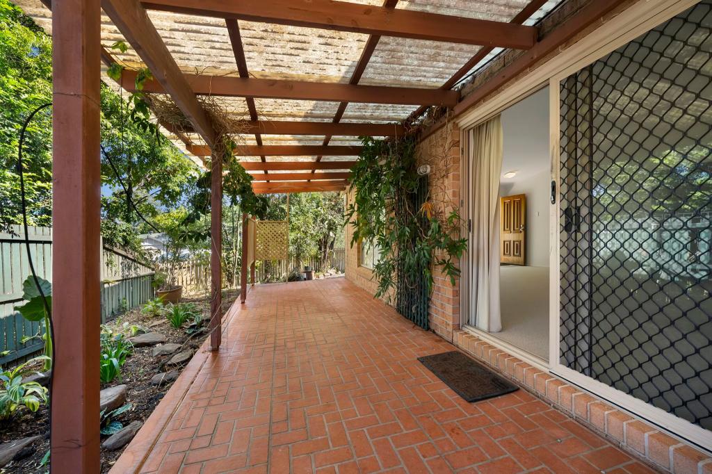 2 Vivian St, Tennyson, QLD 4105