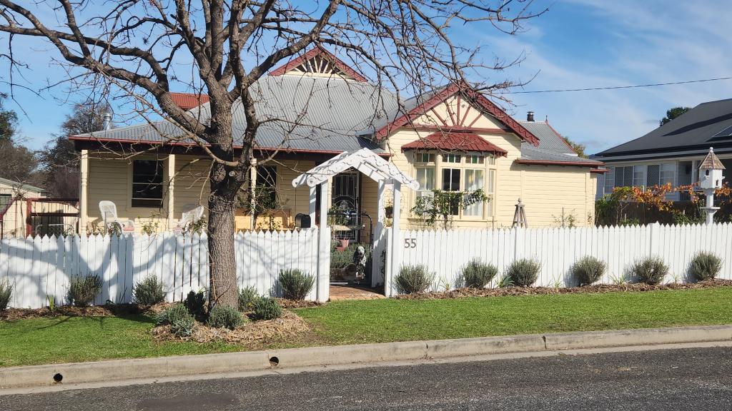 55 Molesworth St, Tenterfield, NSW 2372