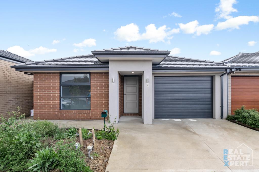 7 Newmarket St, Cranbourne East, VIC 3977
