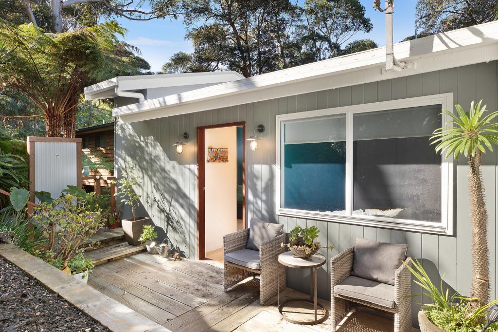 11 Easter Pde, North Avoca, NSW 2260