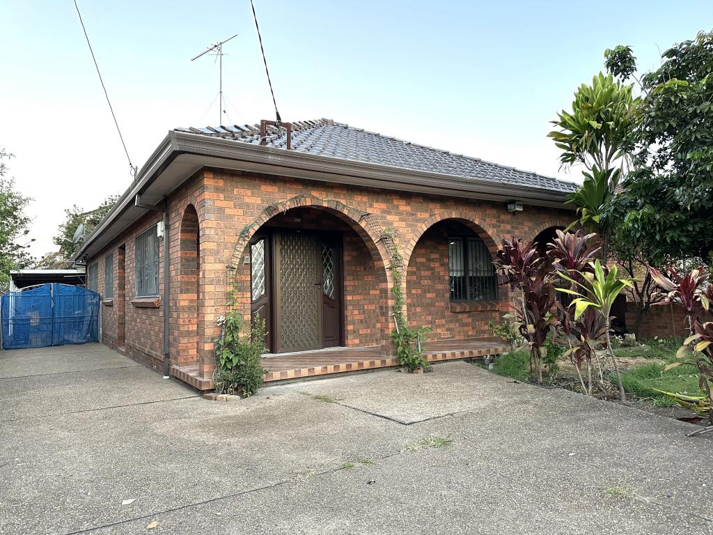 5 GREENWOOD AVE, BANKSTOWN, NSW 2200