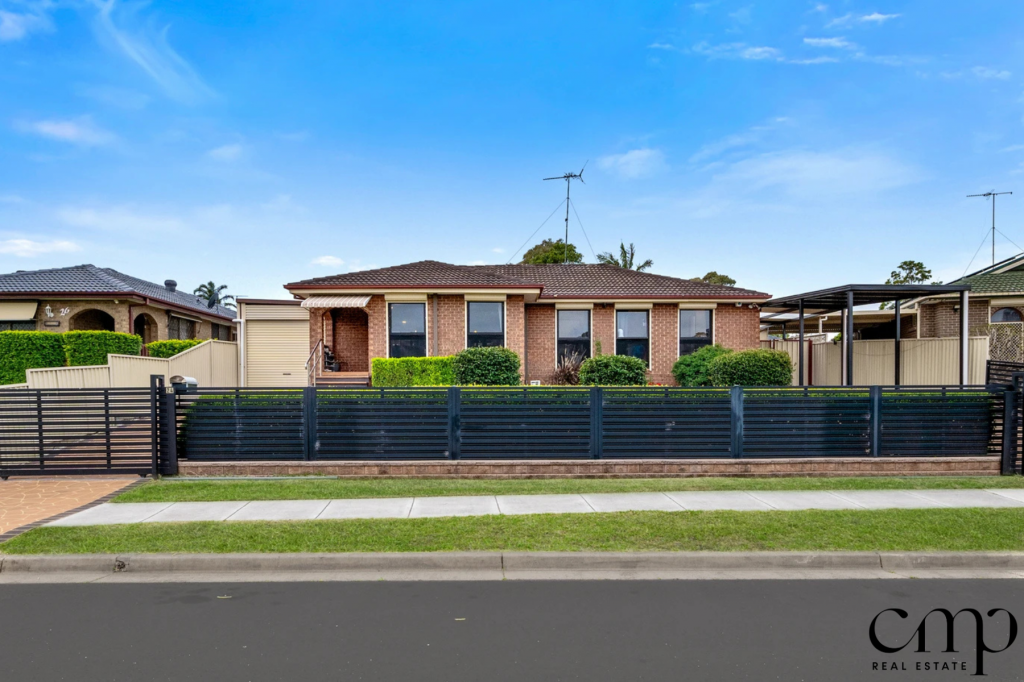 24 Horatio St, Rosemeadow, NSW 2560