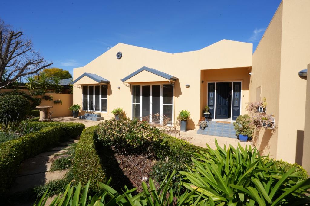 41 Ross Cres, Griffith, NSW 2680