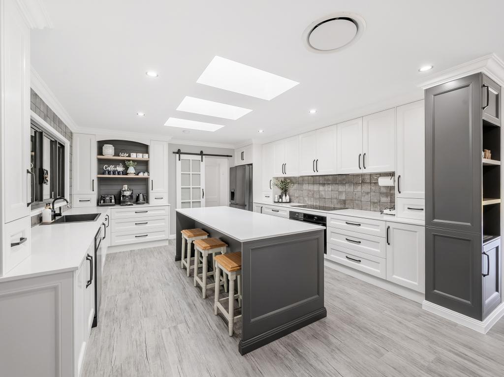 207 OLD BAY RD, DECEPTION BAY, QLD 4508