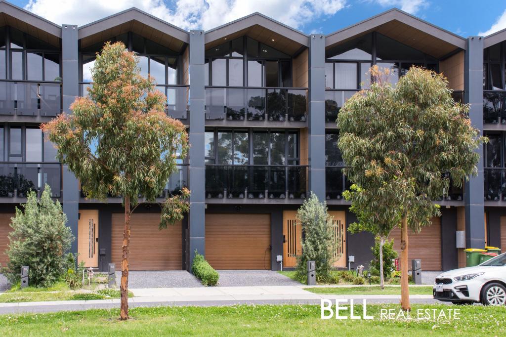 12 Hawkesbury St, Pakenham, VIC 3810