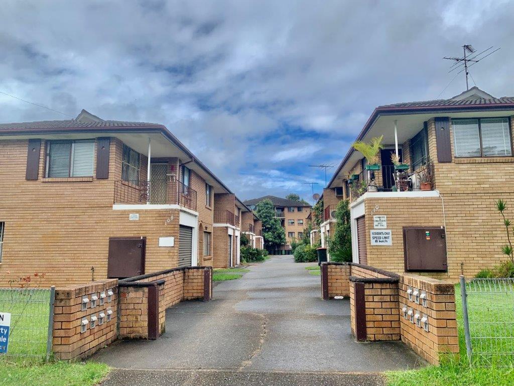 10/108 Wattle Ave, Carramar, NSW 2163