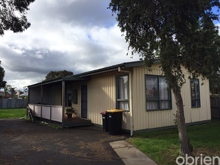 1 Toolern St, Melton South, VIC 3338