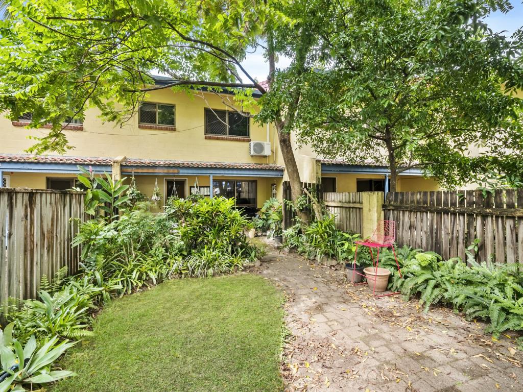 5/22-24 PALM ST, HOLLOWAYS BEACH, QLD 4878