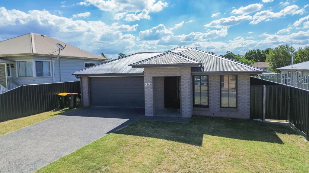 37 Wattle Ave, Warwick, QLD 4370